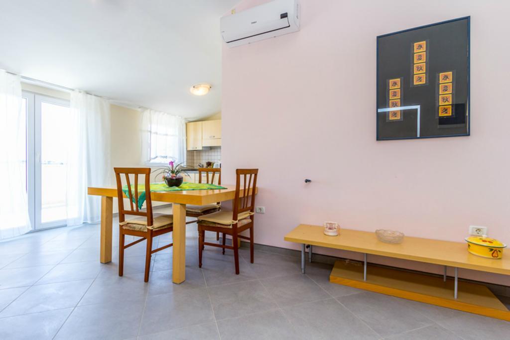 Apartment Mirjana Pula Quarto foto