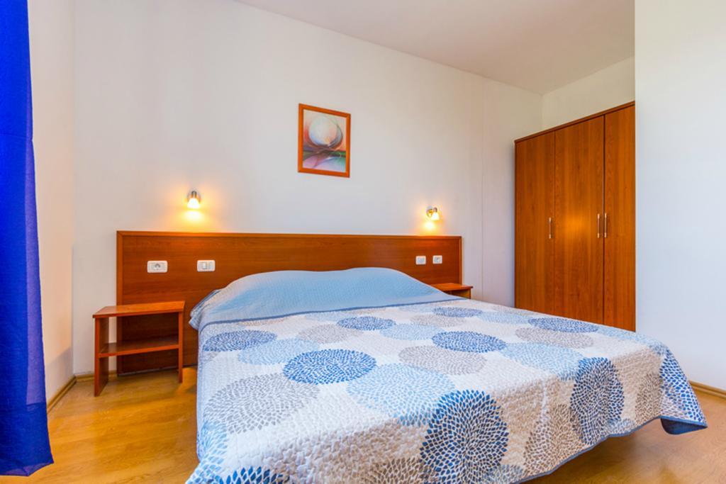 Apartment Mirjana Pula Quarto foto