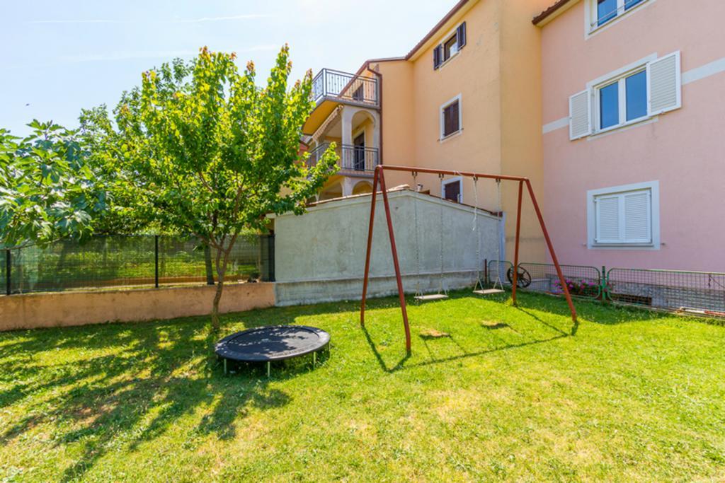 Apartment Mirjana Pula Exterior foto