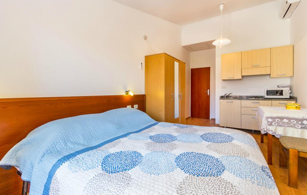 Apartment Mirjana Pula Quarto foto