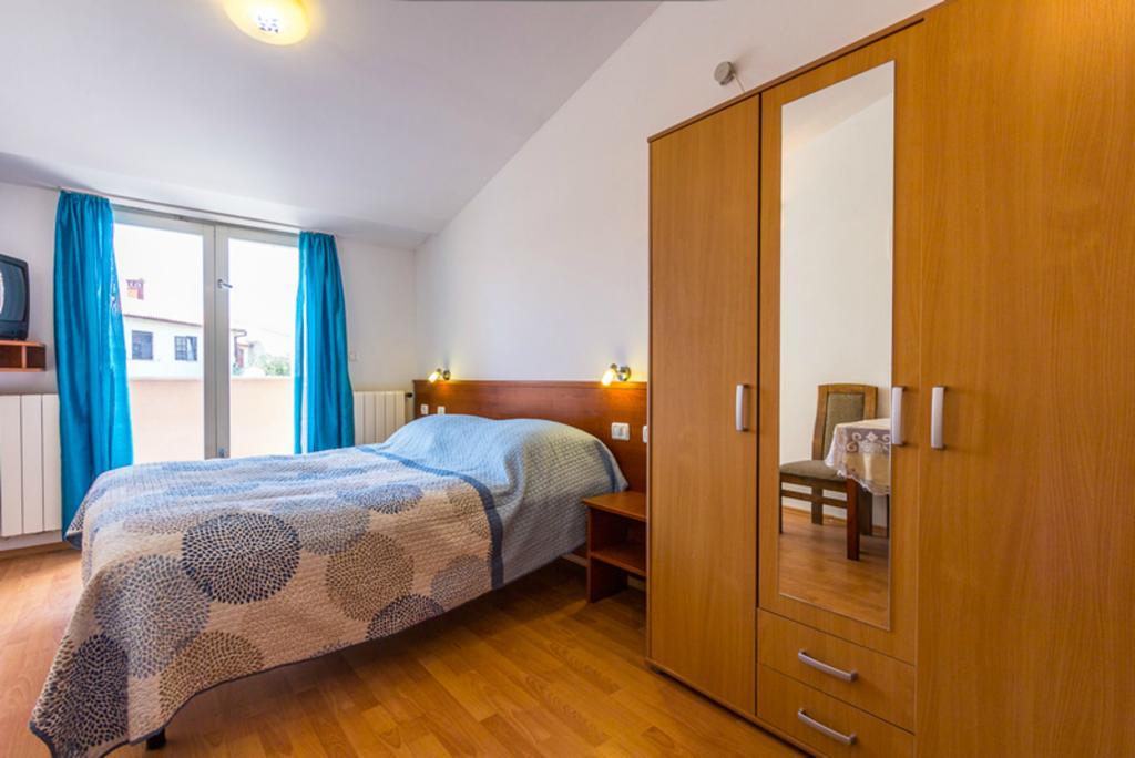 Apartment Mirjana Pula Quarto foto